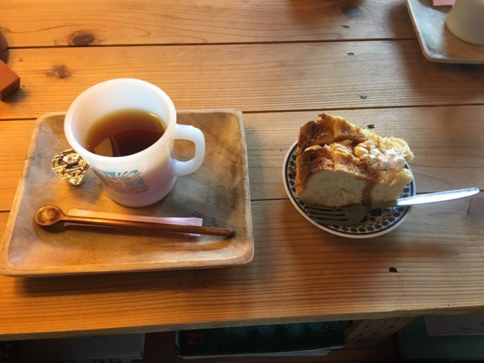「shimofuroカフェ」コーヒーとふわふわのシフォンケーキ